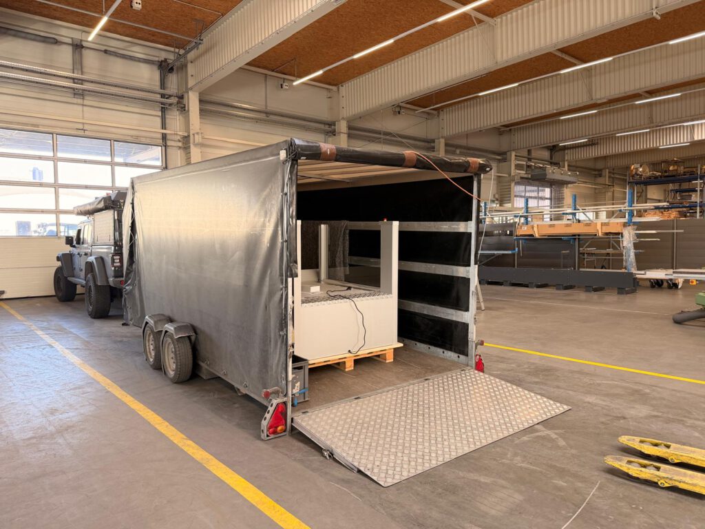 PicoPorte Hebebühne Auslieferung auf Anhänger