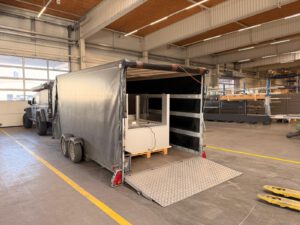 PicoPorte Hebebühne Auslieferung auf Anhänger